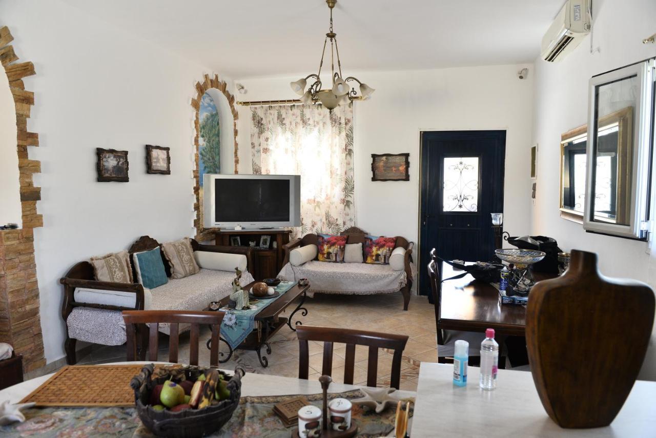 Κυκλαδίτικη Βίλα Στην Παραλία Αντώνηδες, Κύθνου Кітнос Екстер'єр фото